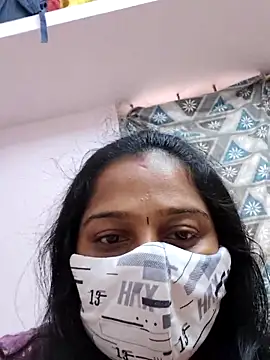 Snapshot of Shaliniqueen chatting on 06/15/26, 12:29 Shaliniqueen online show from 06/15/26, 12:29