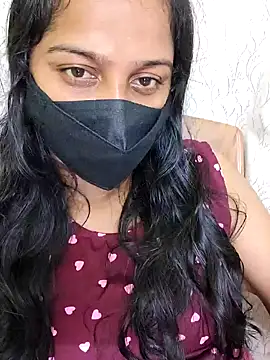 Snapshot of Shaliniqueen chatting on 06/18/26, 12:42 Shaliniqueen online show from 06/18/26, 12:42