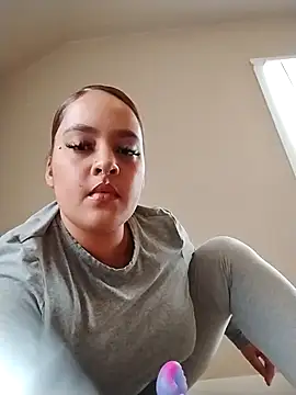 Snapshot of sweetandspicyyy chatting on 02/20/26, 03:34 sweetandspicyyy online show from 02/20/26, 03:34