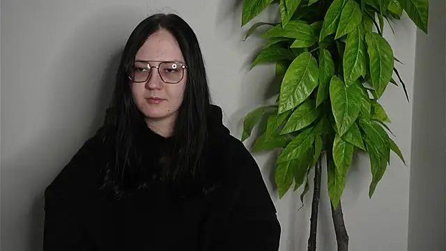 Snapshot of LeBrindza chatting on 02/21/26, 01:23 LeBrindza online show from 02/21/26, 01:23