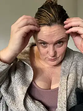 Snapshot of Busty-GilfQuinn chatting on 02/24/26, 10:13 Busty-GilfQuinn online show from 02/24/26, 10:13