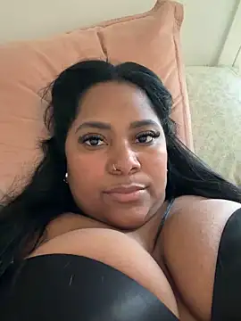 Snapshot of Yiseth15 chatting on 02/20/26, 06:08 Yiseth15 online show from 02/20/26, 06:08