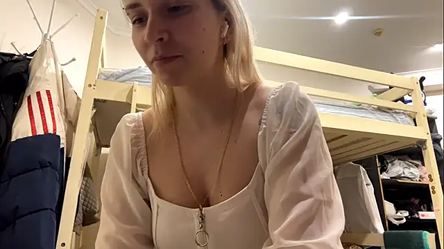 Snapshot of LiraDreamX chatting on 02/26/26, 03:22 LiraDreamX online show from 02/26/26, 03:22