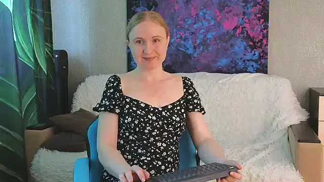 Snapshot of Lanavi_Smile chatting on 07/23/26, 06:22 Lanavi Smile online show from 07/23/26, 06:22