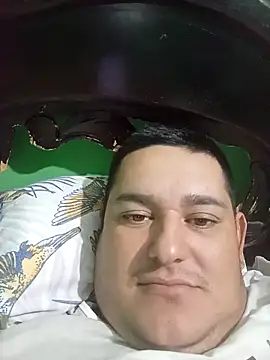 Snapshot of BIGLATINOANDMILKMAN chatting on 02/20/26, 06:30 BIGLATINOANDMILKMAN online show from 02/20/26, 06:30