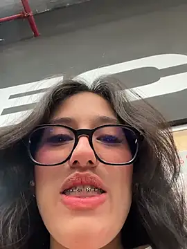 susi chimm online show from 04/21/26, 01:06