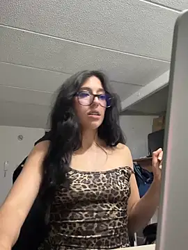 susi chimm online show from 04/22/26, 02:36