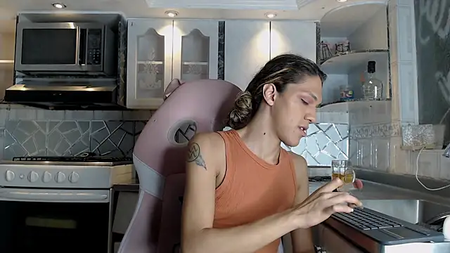 Snapshot of CrisOzzz chatting on 02/22/26, 08:07 CrisOzzz online show from 02/22/26, 08:07