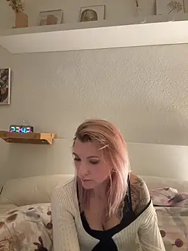 Naya-hot online show from 02/20/26, 10:43