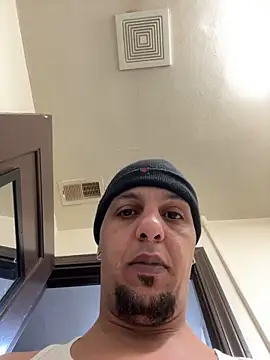 Snapshot of Luyandowt chatting on 02/26/26, 01:37 Luyandowt online show from 02/26/26, 01:37