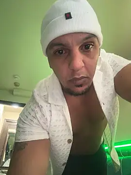 Snapshot of Luyandowt chatting on 02/26/26, 09:14 Luyandowt online show from 02/26/26, 09:14