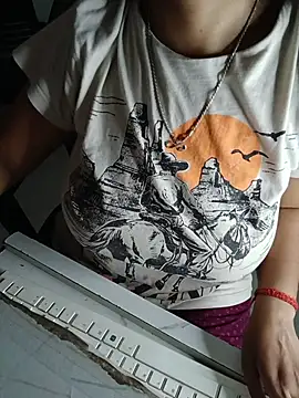 Queenlipx online show from 04/19/26, 06:56