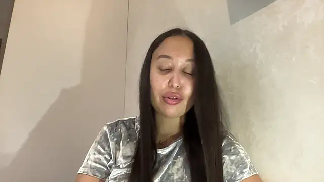 Dana 005 online show from 03/28/26, 07:57