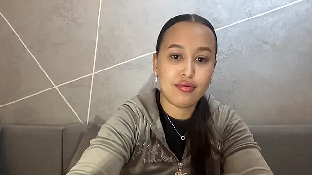 Dana 005 online show from 04/12/26, 08:25