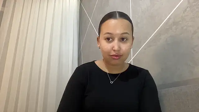 Dana 005 online show from 05/18/26, 09:09