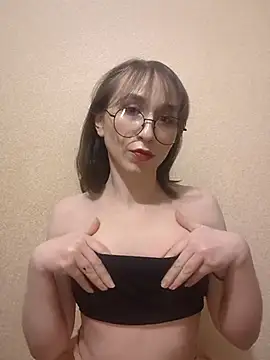 Snapshot of Ella17582 chatting on 02/27/26, 09:26 Ella17582 online show from 02/27/26, 09:26