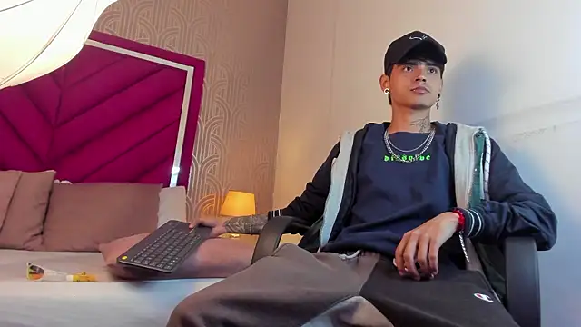 Snapshot of Dominic_Foxx chatting on 02/26/26, 12:37 Dominic Foxx online show from 02/26/26, 12:37