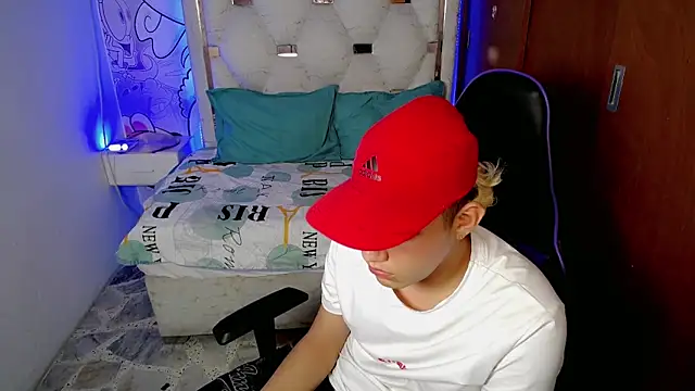 Snapshot of Street_poemm_ chatting on 02/21/26, 04:02 Street poemm online show from 02/21/26, 04:02