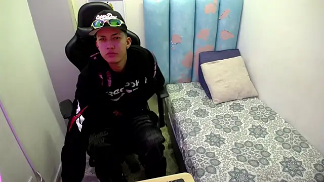 Street poemm  online show from 04/21/26, 01:42