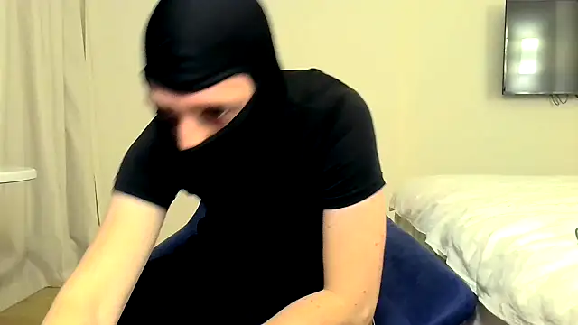 Snapshot of RyanRubber chatting on 03/17/26, 08:23 RyanRubber online show from 03/17/26, 08:23