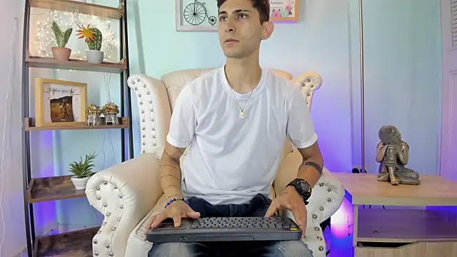 mau checkik  online show from 02/23/26, 01:30