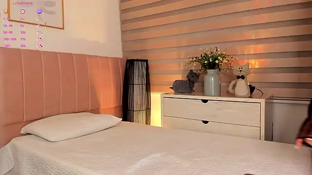 missnataly online show from 02/25/26, 12:15