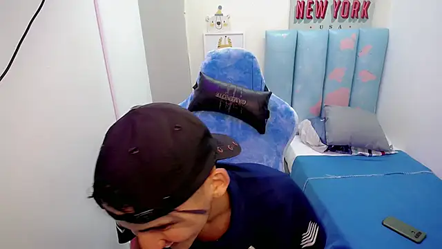 Snapshot of Houston_bby_ chatting on 02/22/26, 07:34 Houston bby online show from 02/22/26, 07:34