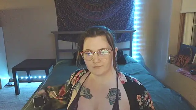 Snapshot of VelvetVixenXOX chatting on 03/12/26, 01:23 VelvetVixenXOX online show from 03/12/26, 01:23
