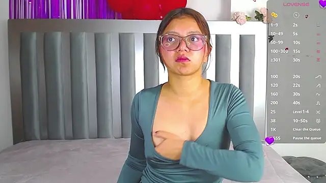 Zoow bluussh online show from 03/27/26, 12:27