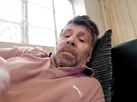 stud2512 online show from 04/21/26, 03:39