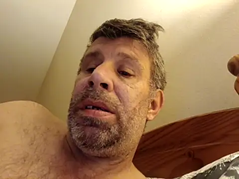 stud2512 online show from 04/22/26, 10:22