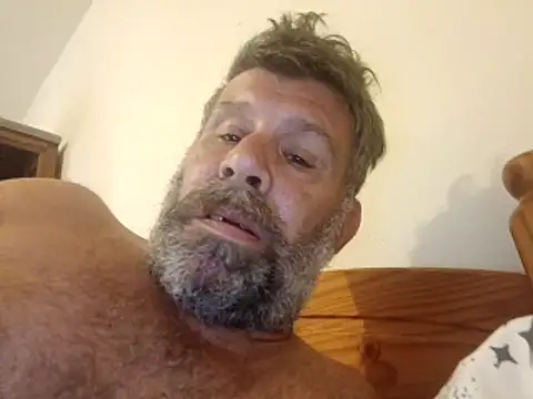 Snapshot of stud2512 chatting on 06/03/26, 02:33 stud2512 online show from 06/03/26, 02:33