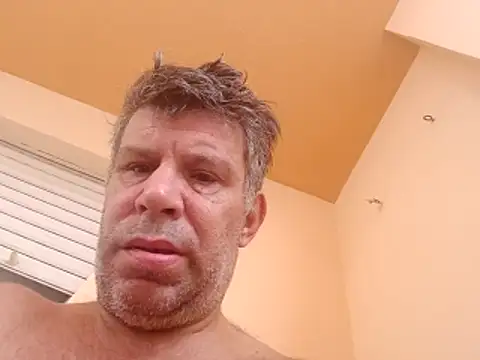Snapshot of stud2512 chatting on 06/19/26, 06:40 stud2512 online show from 06/19/26, 06:40