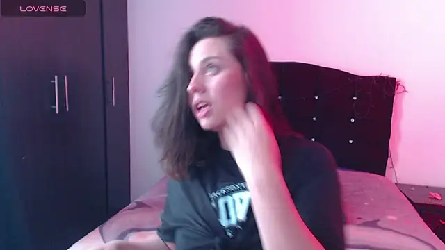 Snapshot of Ana__arms chatting on 02/24/26, 03:21 Ana arms online show from 02/24/26, 03:21