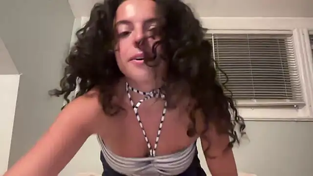 Snapshot of mimilovesdaddy chatting on 02/27/26, 04:34 mimilovesdaddy online show from 02/27/26, 04:34