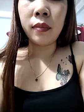 Snapshot of Kiki-vn chatting on 02/25/26, 01:21 Kiki-vn online show from 02/25/26, 01:21