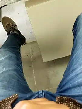 Snapshot of blackbeauty321 chatting on 02/21/26, 04:57 blackbeauty321 online show from 02/21/26, 04:57