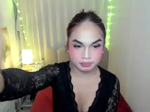 Snapshot of XxMicayxX chatting on 02/21/26, 12:39 XxMicayxX online show from 02/21/26, 12:39