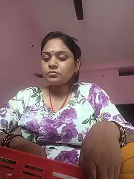 Snapshot of Aanushaka chatting on 06/19/26, 01:54 Aanushaka online show from 06/19/26, 01:54