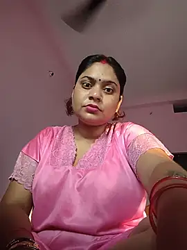 Snapshot of Aanushaka chatting on 07/02/26, 12:32 Aanushaka online show from 07/02/26, 12:32