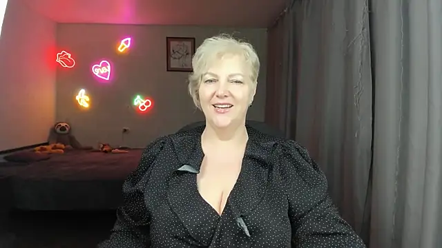 Snapshot of Mary-Leee chatting on 06/03/26, 06:13 Mary-Leee online show from 06/03/26, 06:13