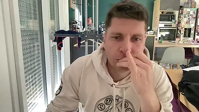 Minmoi1984 online show from 03/22/26, 02:42