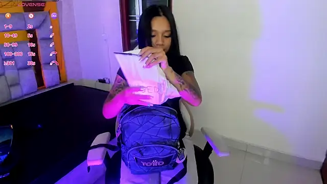 miiaboss  online show from 04/16/26, 11:11