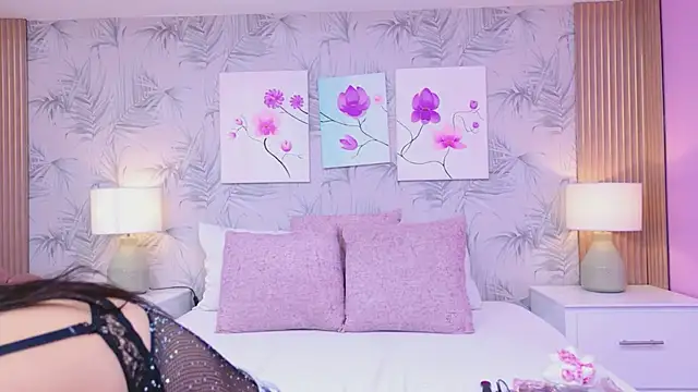 EmmaLeens online show from 03/26/26, 12:00