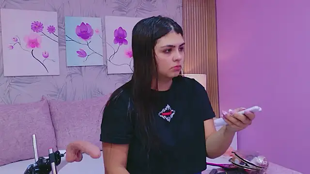 EmmaLeens online show from 04/14/26, 12:00