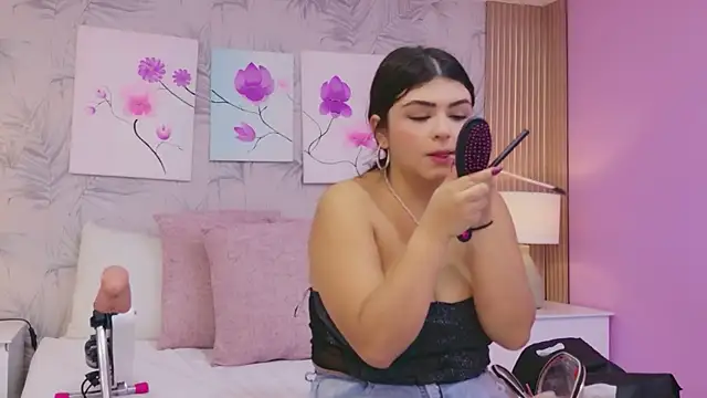 EmmaLeens online show from 04/23/26, 12:29