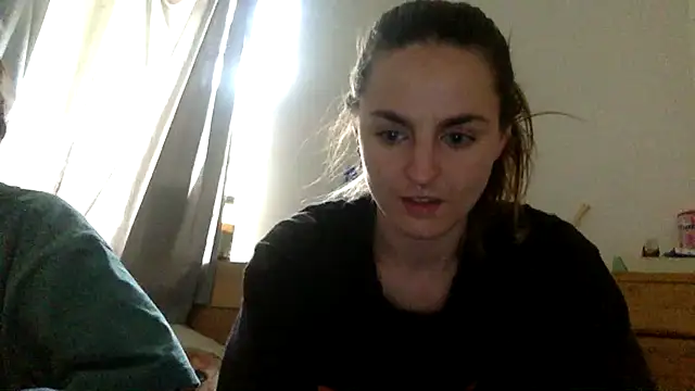 Snapshot of sheila_y_celia chatting on 03/15/26, 03:51 sheila y celia online show from 03/15/26, 03:51