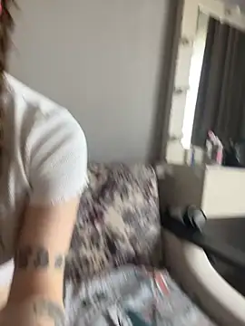 DivaAurum online show from 04/23/26, 01:13