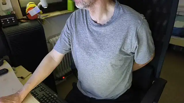 Snapshot of loenne1 chatting on 02/28/26, 10:33 loenne1 online show from 02/28/26, 10:33