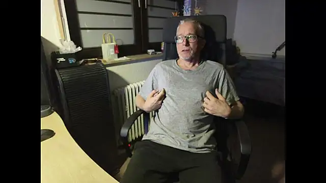 loenne1 online show from 04/19/26, 08:44